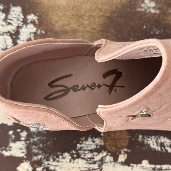 Seven7 Size 8 Austin Blush Western Style Ankle Boots-Pointed Toe-Side Cutouts - Picture 8 of 10